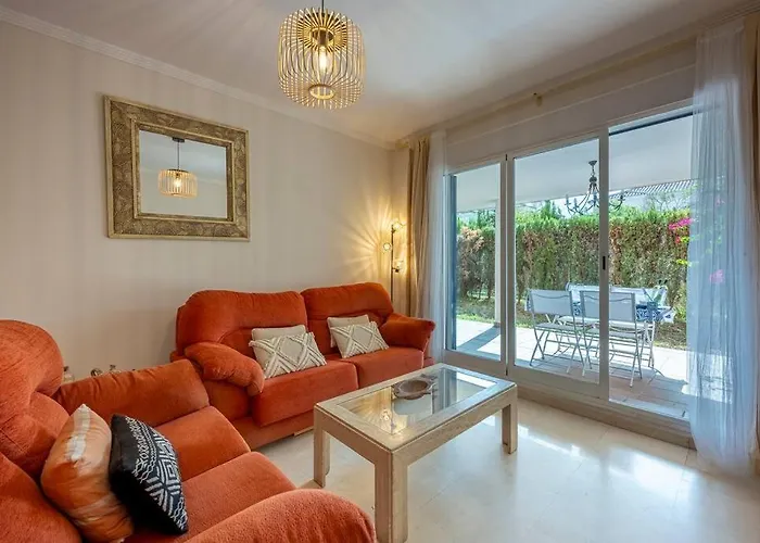 Beautiful 2Br Apt With Terrace, Garden & Pool