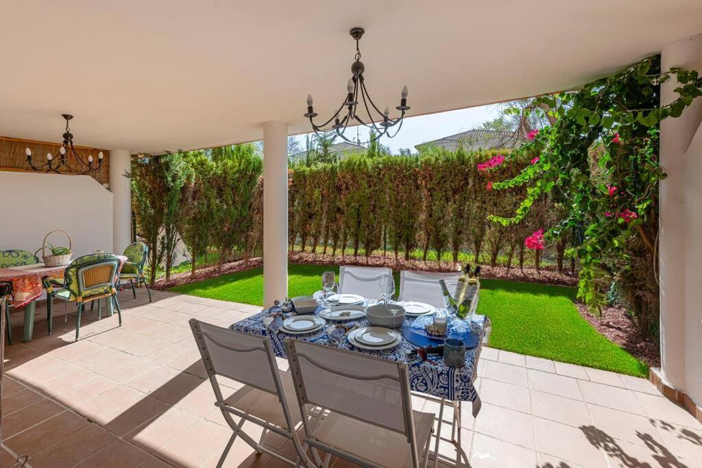 Beautiful 2br With Terrace, Garden & Pool *